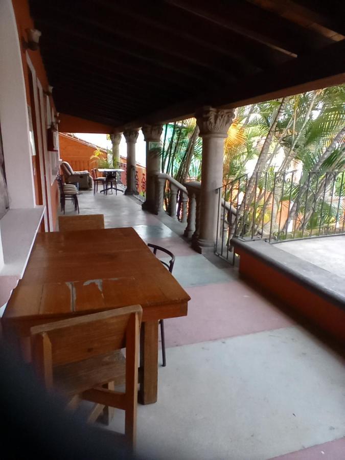 Posada Cocos Куэрнавака Экстерьер фото